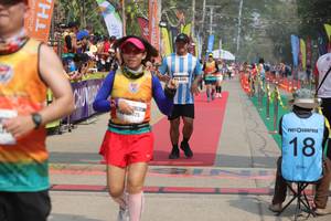 BIB: 075
                            <button type="button" onclick="openModal(8244770)" class="btn btn-primary btn-sm float-right btn-popup" data-toggle="modal" data-target=".modal-high-quality">
                        <i class="fas fa-shopping-cart"></i> Add to Cart
                    </button>
                                            <button type="button" onclick="isThisMe(8244770, true)" class="btn btn-success btn-sm float-right btn-popup btn-isme hidden" data-toggle="tooltip" data-placement="bottom" title="นี่คือรูปของคุณใช่ไหม คลิกที่นี่เพื่อเอาเข้าอัลบั้ม">
                        <i class="fas fa-plus"></i> Add to album
                    </button>
                    <button type="button" onclick="isThisMe(8244770, false)" class="btn btn-warning btn-sm float-right btn-popup btn-isnotme hidden">
                        <i class="fas fa-ban"></i> Remove from album
                    </button>